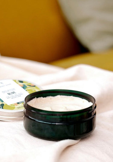 https://cdn.shopify.com/s/files/1/1857/6931/files/olive_body_butter_200ml_5_inecops123.jpg?v=1755083591